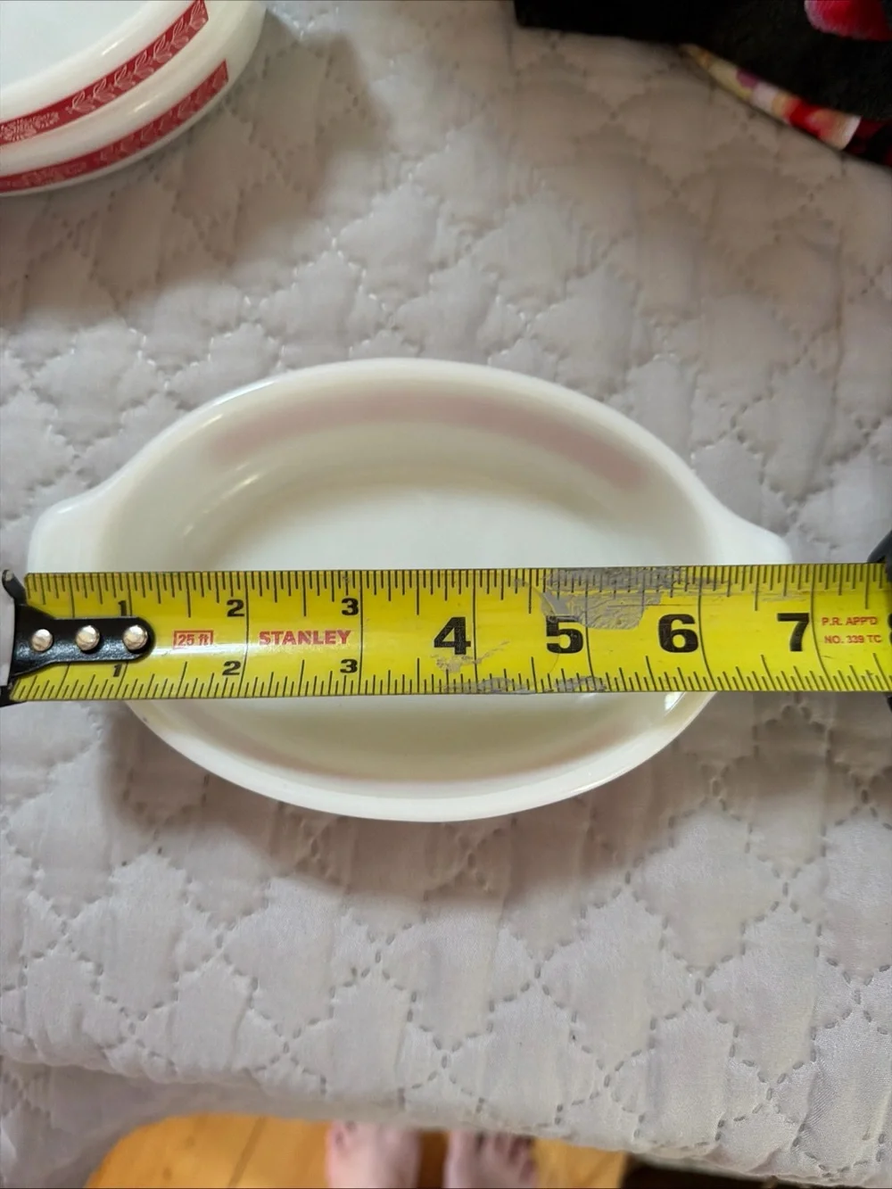 PYREX White Oval Casserole Dish with Red Floral Band 10 oz